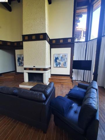 90 Devin Dr, Moraga, CA 94556