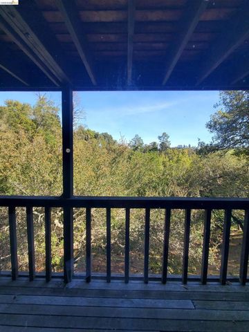 90 Devin Dr, Moraga, CA 94556