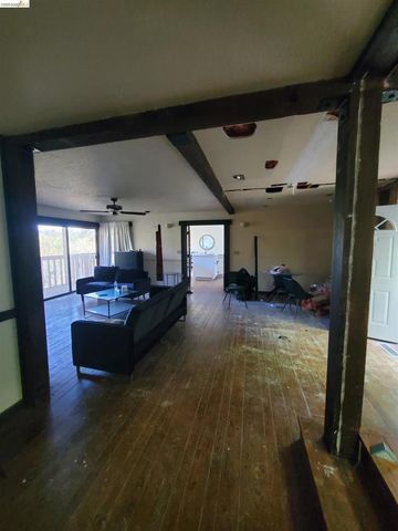 90 Devin Dr, Moraga, CA 94556