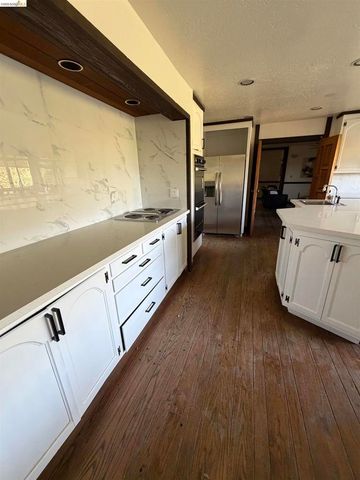 90 Devin Dr, Moraga, CA 94556