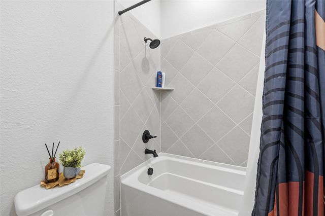 129 Fireberry Drive, Glenn Heights, TX 75154