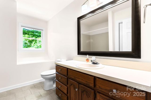 1080 Rolling Green Drive, Newton, NC 28658