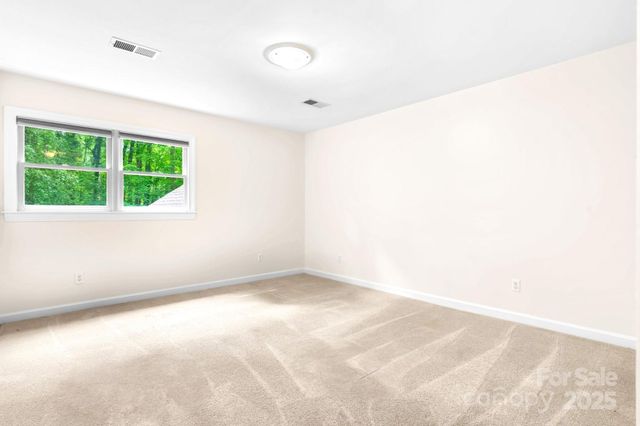 1080 Rolling Green Drive, Newton, NC 28658