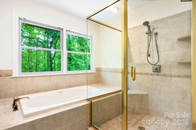 1080 Rolling Green Drive, Newton, NC 28658