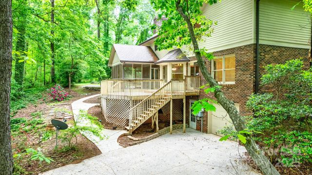 1080 Rolling Green Drive, Newton, NC 28658