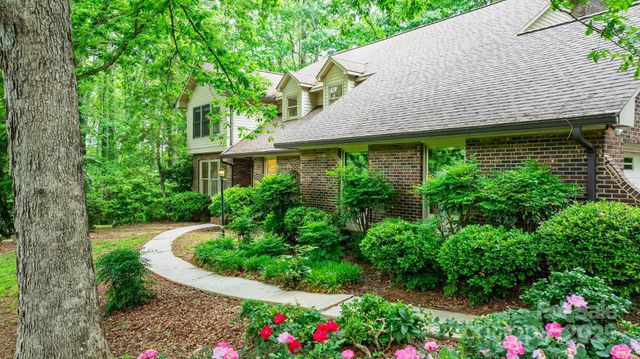 1080 Rolling Green Drive, Newton, NC 28658