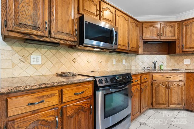 1080 Rolling Green Drive, Newton, NC 28658