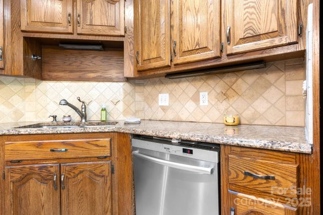 1080 Rolling Green Drive, Newton, NC 28658