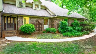 1080 Rolling Green Drive, Newton, NC 28658