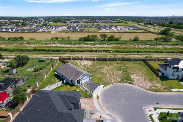 2200 E Clearwater Street, Edinburg, TX 78542