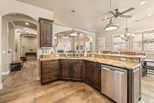 2267 E KNOLLS DR, St. George, UT 84790