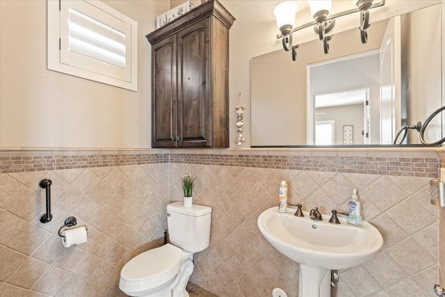 2267 E KNOLLS DR, St. George, UT 84790
