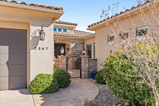 2267 E KNOLLS DR, St. George, UT 84790