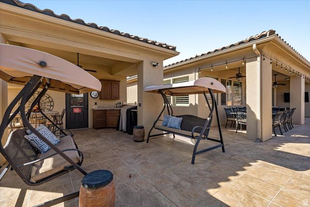2267 E KNOLLS DR, St. George, UT 84790
