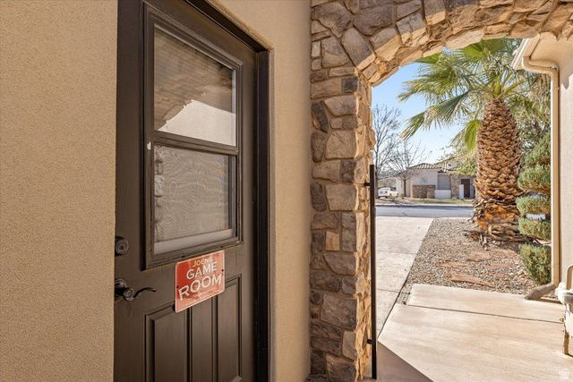 2267 E KNOLLS DR, St. George, UT 84790