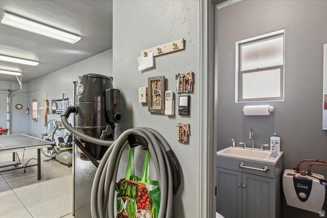 2267 E KNOLLS DR, St. George, UT 84790