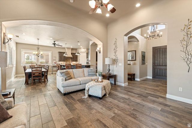 2267 E KNOLLS DR, St. George, UT 84790