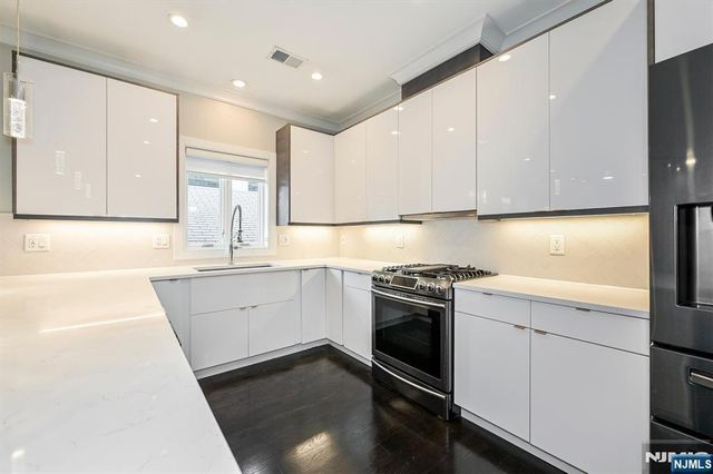 53 Prospect Street 2, Jersey City, NJ 07307