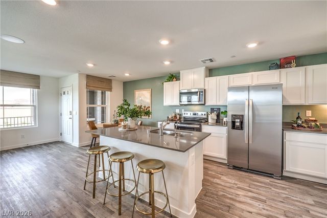 915 Pink Sugarbird Street, Henderson, NV 89011