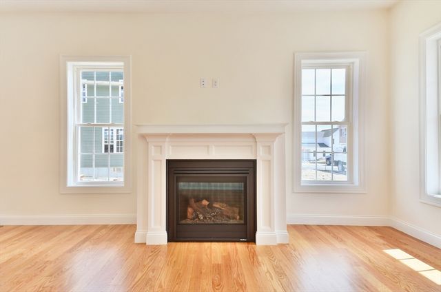 21C Crownshield 21C, Uxbridge, MA 01569