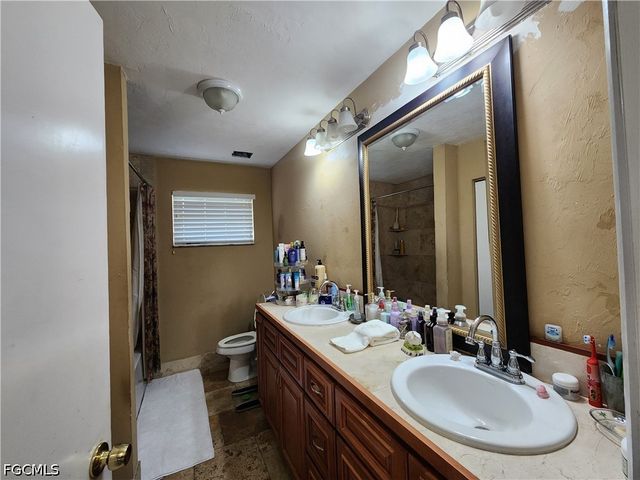 5242 Texas AVE, Naples, FL 34113