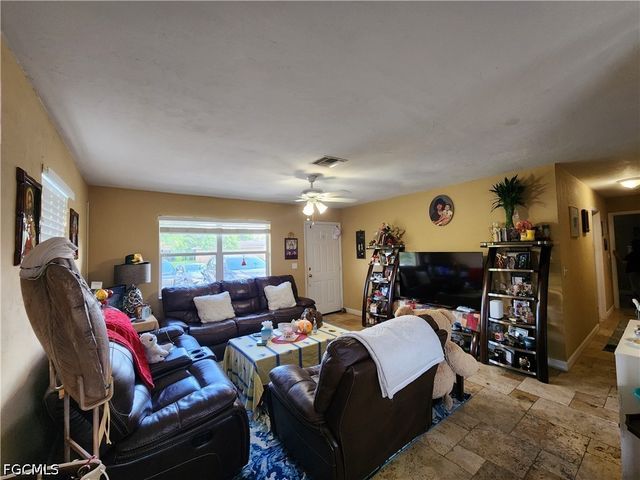 5242 Texas AVE, Naples, FL 34113