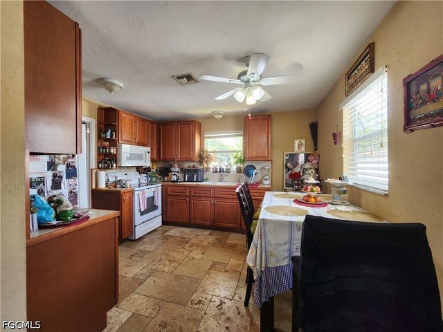 5242 Texas AVE, Naples, FL 34113