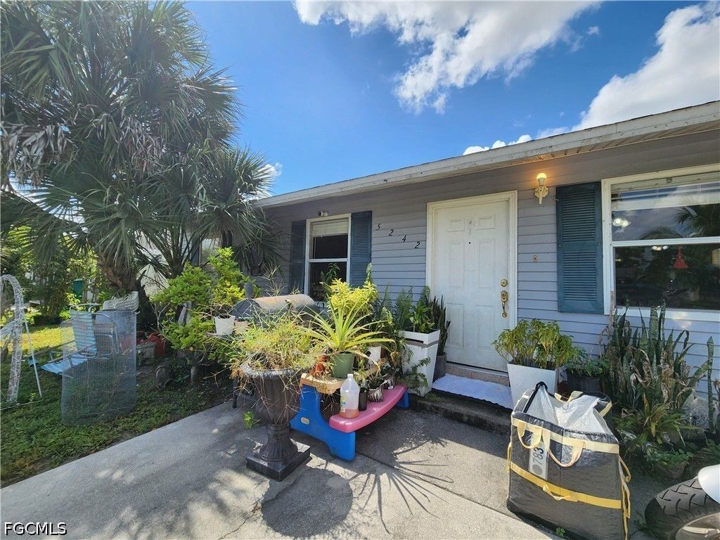 5242 Texas AVE, Naples, FL 34113