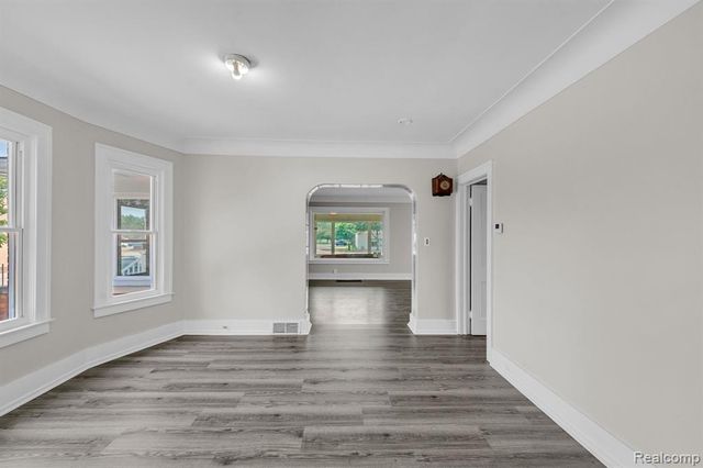 29016 Ford Road, Garden City, MI 48135
