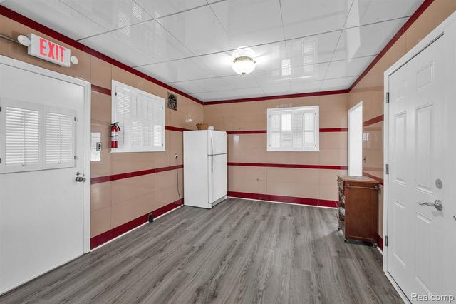 29016 Ford Road, Garden City, MI 48135