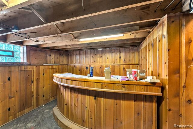 29016 Ford Road, Garden City, MI 48135