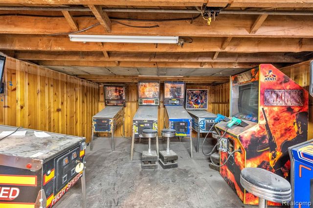 29016 Ford Road, Garden City, MI 48135