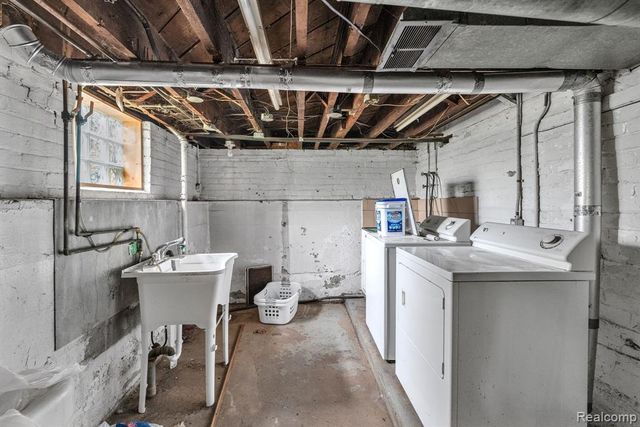 29016 Ford Road, Garden City, MI 48135