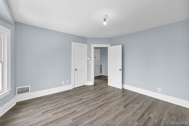 29016 Ford Road, Garden City, MI 48135
