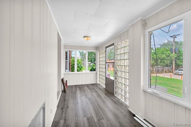 29016 Ford Road, Garden City, MI 48135