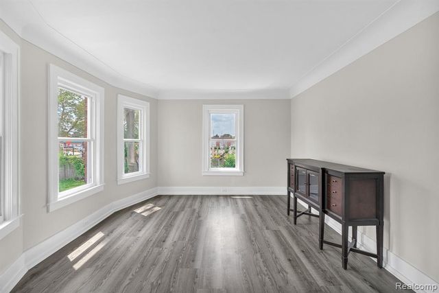 29016 Ford Road, Garden City, MI 48135
