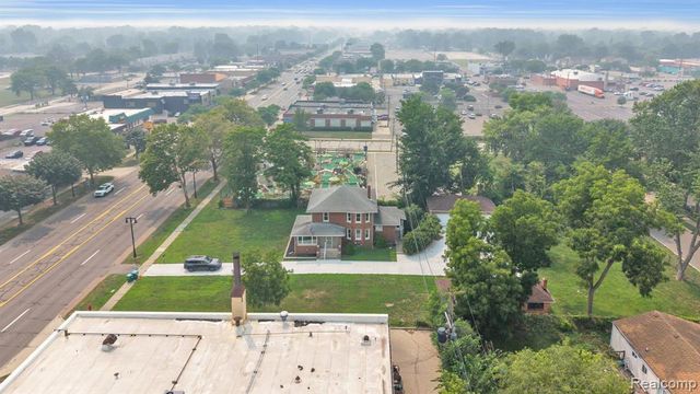 29016 Ford Road, Garden City, MI 48135