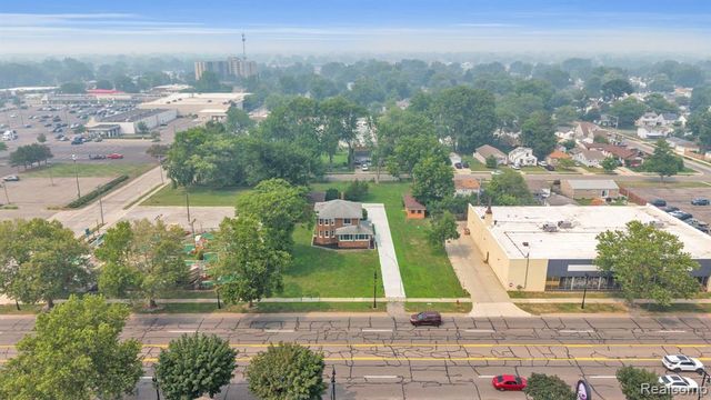 29016 Ford Road, Garden City, MI 48135