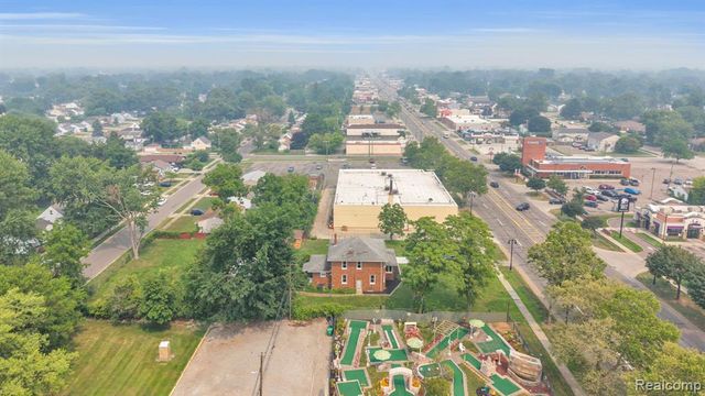 29016 Ford Road, Garden City, MI 48135