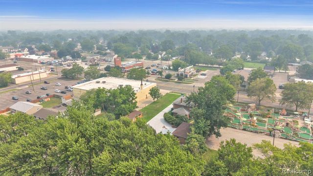 29016 Ford Road, Garden City, MI 48135