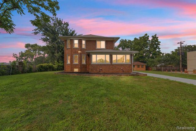 29016 Ford Road, Garden City, MI 48135