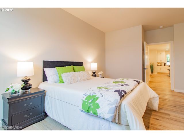 133 SHELTON MCMURPHEY Blvd, Eugene, OR 97401