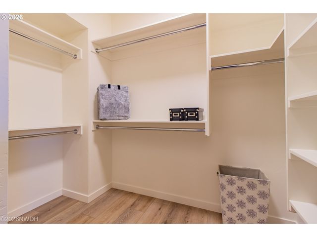 133 SHELTON MCMURPHEY Blvd, Eugene, OR 97401