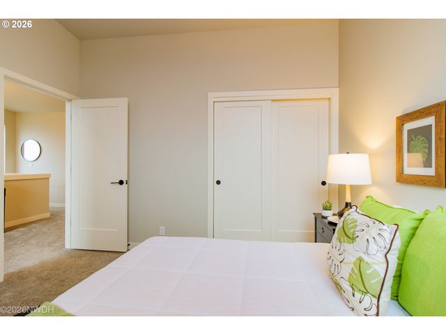 133 SHELTON MCMURPHEY Blvd, Eugene, OR 97401