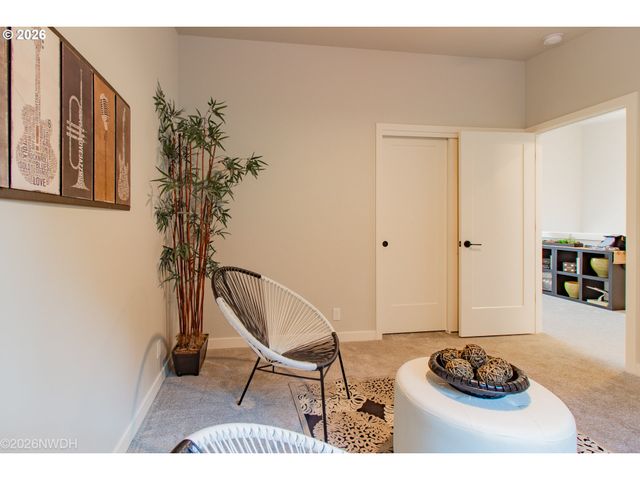 133 SHELTON MCMURPHEY Blvd, Eugene, OR 97401