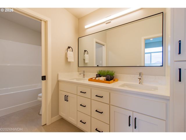 133 SHELTON MCMURPHEY Blvd, Eugene, OR 97401