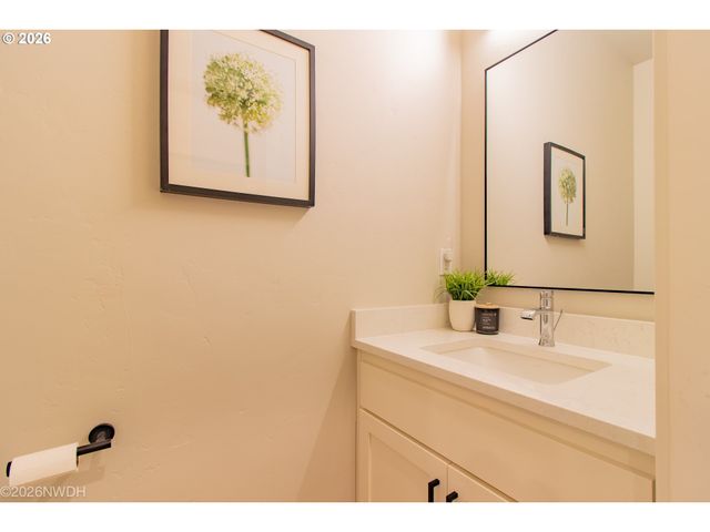 133 SHELTON MCMURPHEY Blvd, Eugene, OR 97401