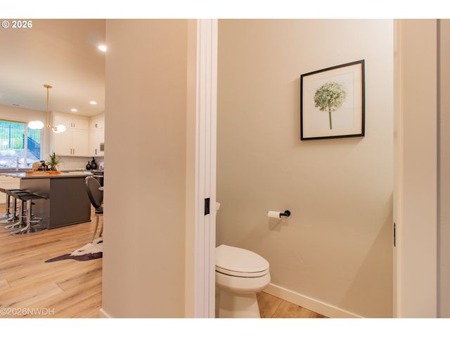 133 SHELTON MCMURPHEY Blvd, Eugene, OR 97401