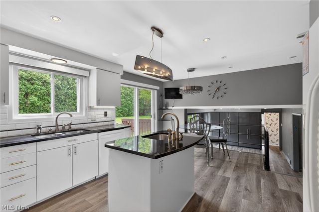 23420 Wendover Drive, Beachwood, OH 44122