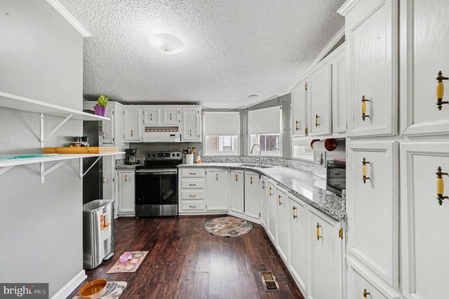 2 RASPBERRY CT, Middle River, MD 21220